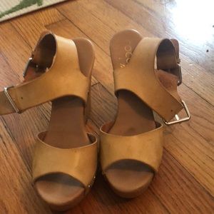 Excellent condition, only worn a few times.